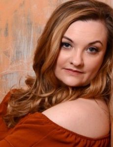 Jennifer Davis (Soprano)