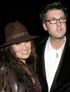 Simon Wakelin and Tia Carrere