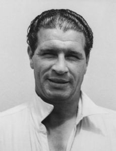 Ernie Toshack with the Australian cricket team in England in 1948