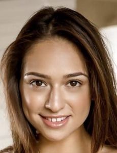 Sara Luvv