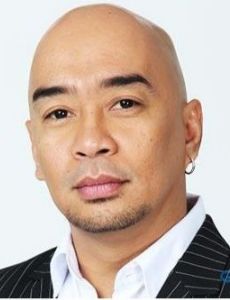 Wally Bayola