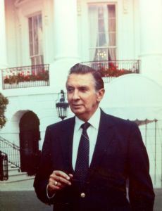 Robert E Thompson