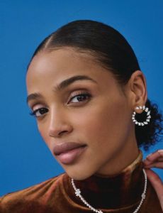 Aya Jones