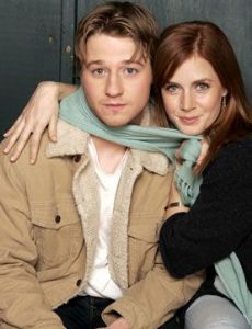Amy Adams and Ben McKenzie