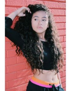 Alondra Santos