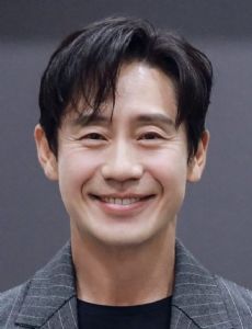 Shin Ha-kyun
