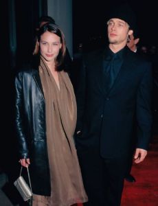 Claire Forlani and Brad Pitt