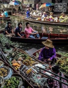 Damnoen Saduak Floating Market