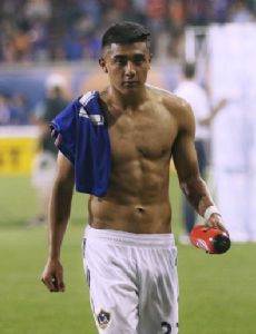 Julian Araujo