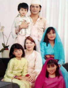 Robin Padilla and Liezl Sicangco