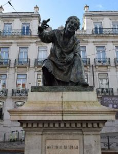 Statue of António Ribeiro