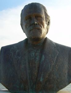 Manolis Andronikos