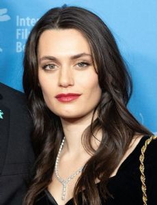 Ella Rumpf