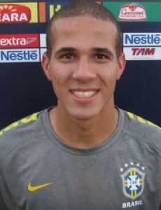 Roni (footballer born 1991)