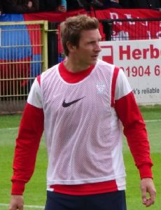 Dave Winfield (footballer)