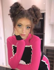 Chloe Rose