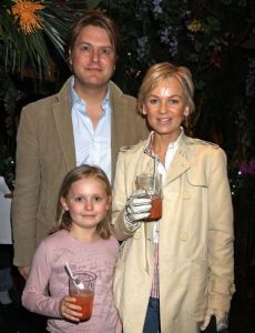 Paul Jessup (Sculptor)(I) and Lisa Maxwell