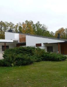 Maison Louis Carré