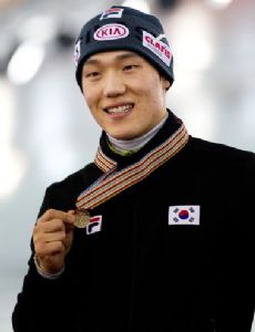 Mo Tae-Bum