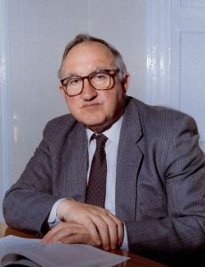 Michael Mills