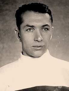 Aleksandr Uvarov (ice hockey)