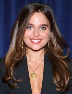 Stephanie Nur