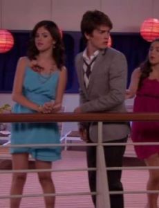 Gregg Sulkin and Samantha Boscarino