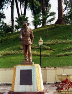 Aung San
