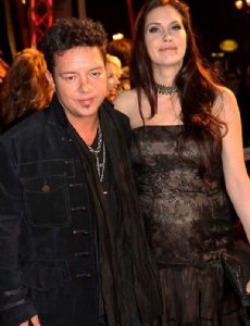 Éric Lapointe and Melanie Chouinard