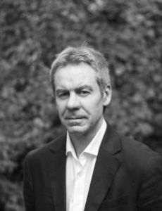 Andrew Martin (novelist)