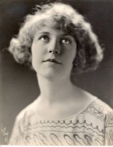 Violet La Plante