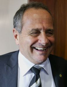 Carlos Manato