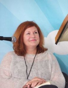 Kimberly Willis Holt