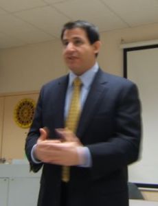 Larry Farnese