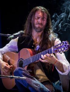 Estas Tonne
