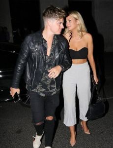 Danielle Sellers and Jack Maynard (Vlogger)