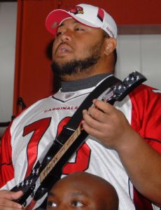 Deuce Lutui