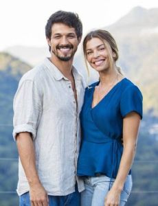 Grazi Massafera and Rômulo Estrela