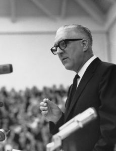 Michael Kraus (minister)