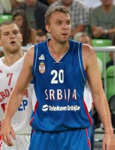 Duško Savanović