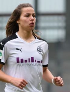 Lena Oberdorf