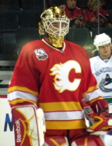 Curtis McElhinney