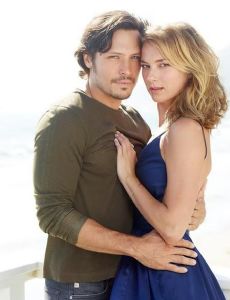 Emily VanCamp and Nick Wechsler
