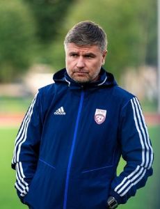 Marian Pahars