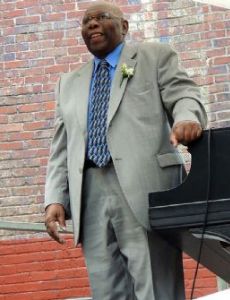 Oliver Jones (pianist)