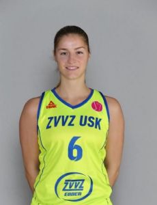 Karolína Elhotová
