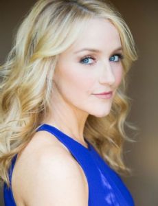 Betsy Wolfe