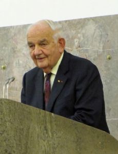 Alfred Grosser