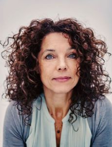 Paula van der Oest