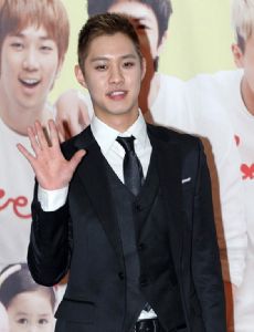 Seungho (singer)